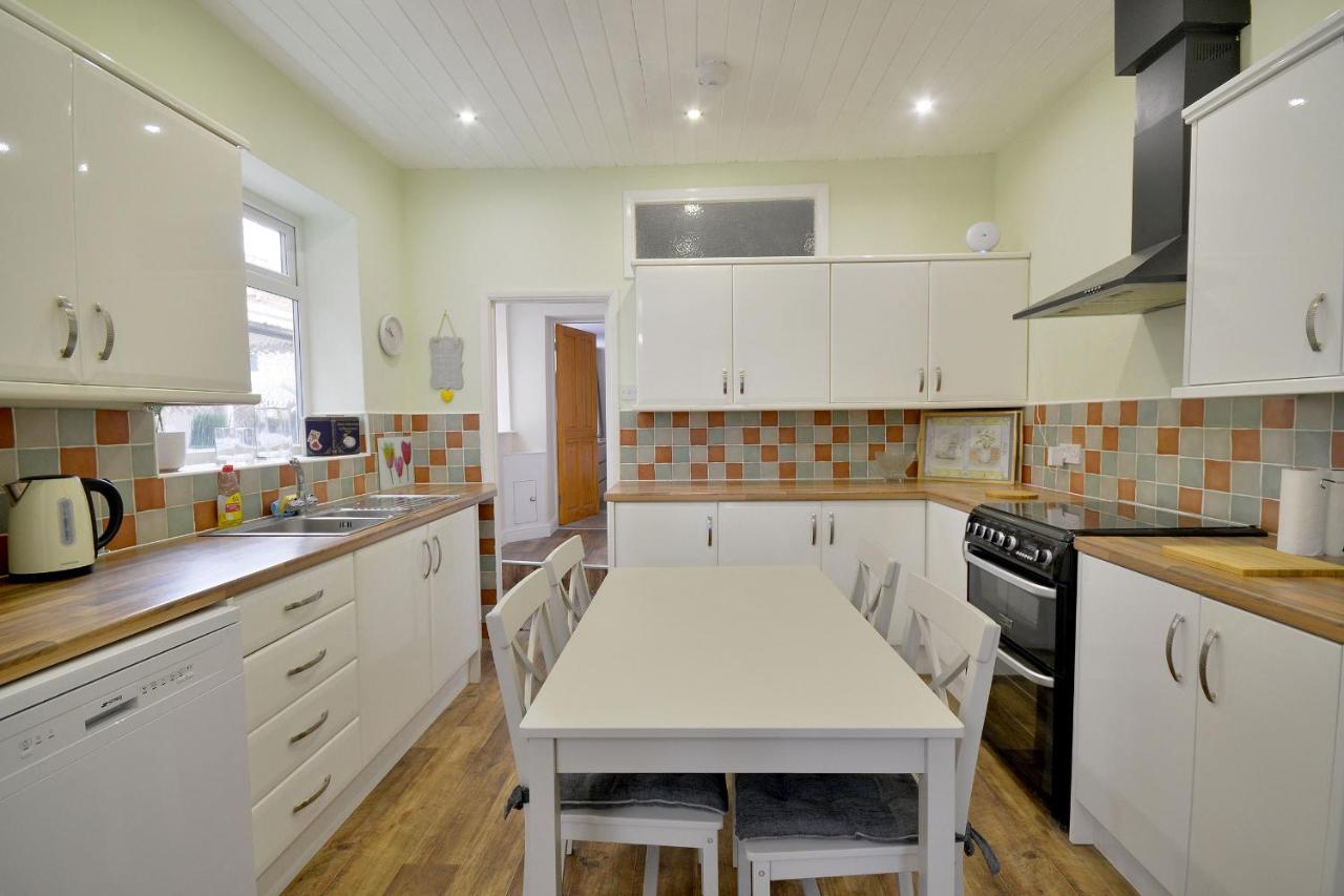 Ground Floor Apartment Up To 6 Guests With Games Chill Out Room Scarborough Exterior photo