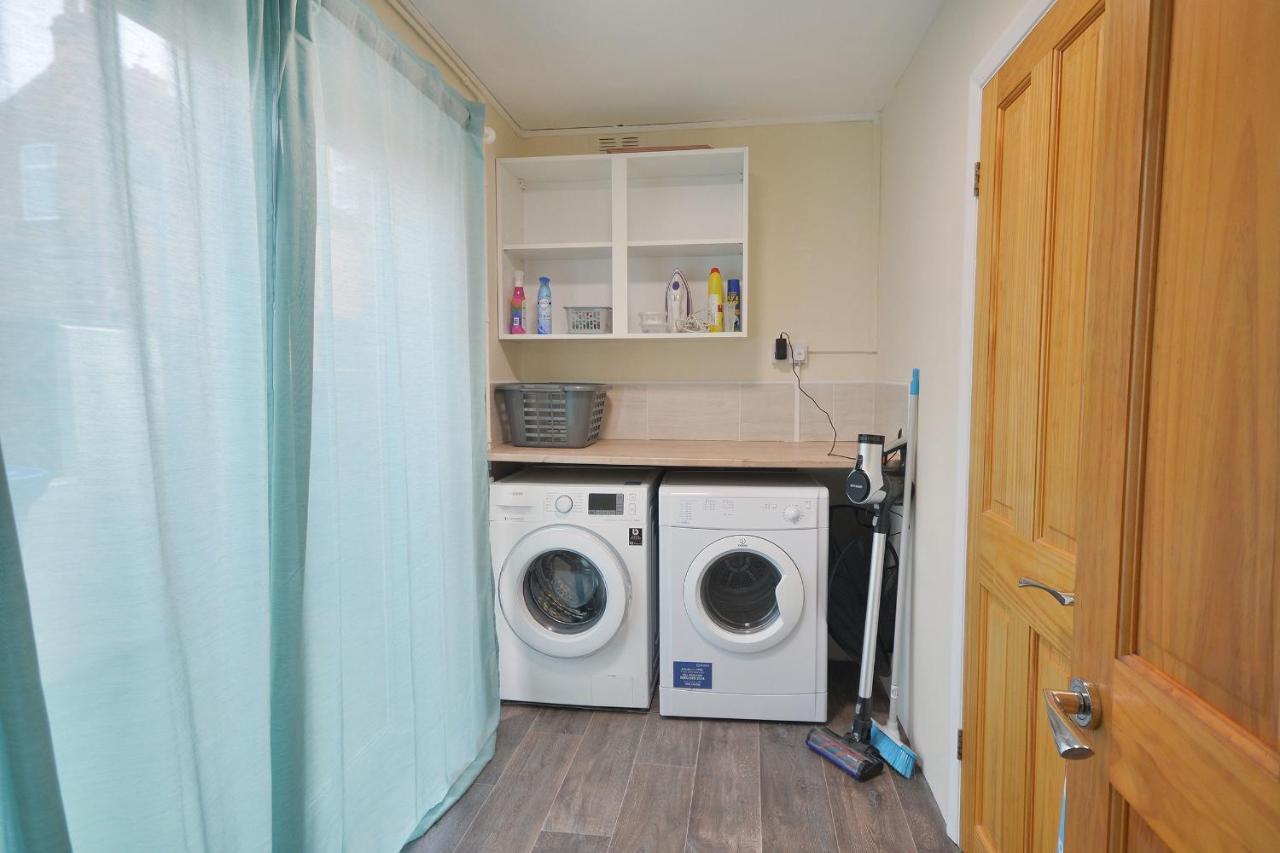 Ground Floor Apartment Up To 6 Guests With Games Chill Out Room Scarborough Exterior photo
