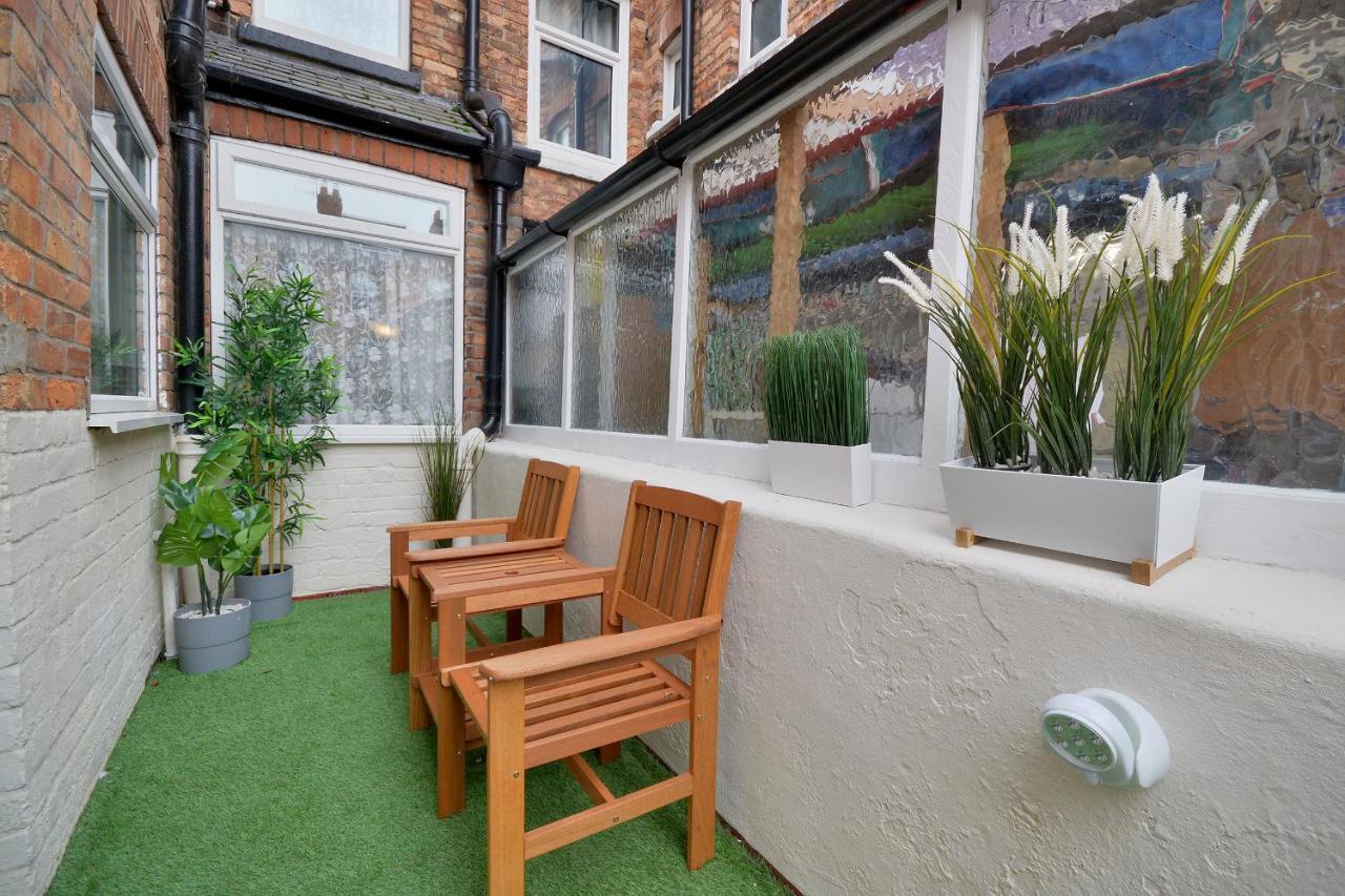 Ground Floor Apartment Up To 6 Guests With Games Chill Out Room Scarborough Exterior photo